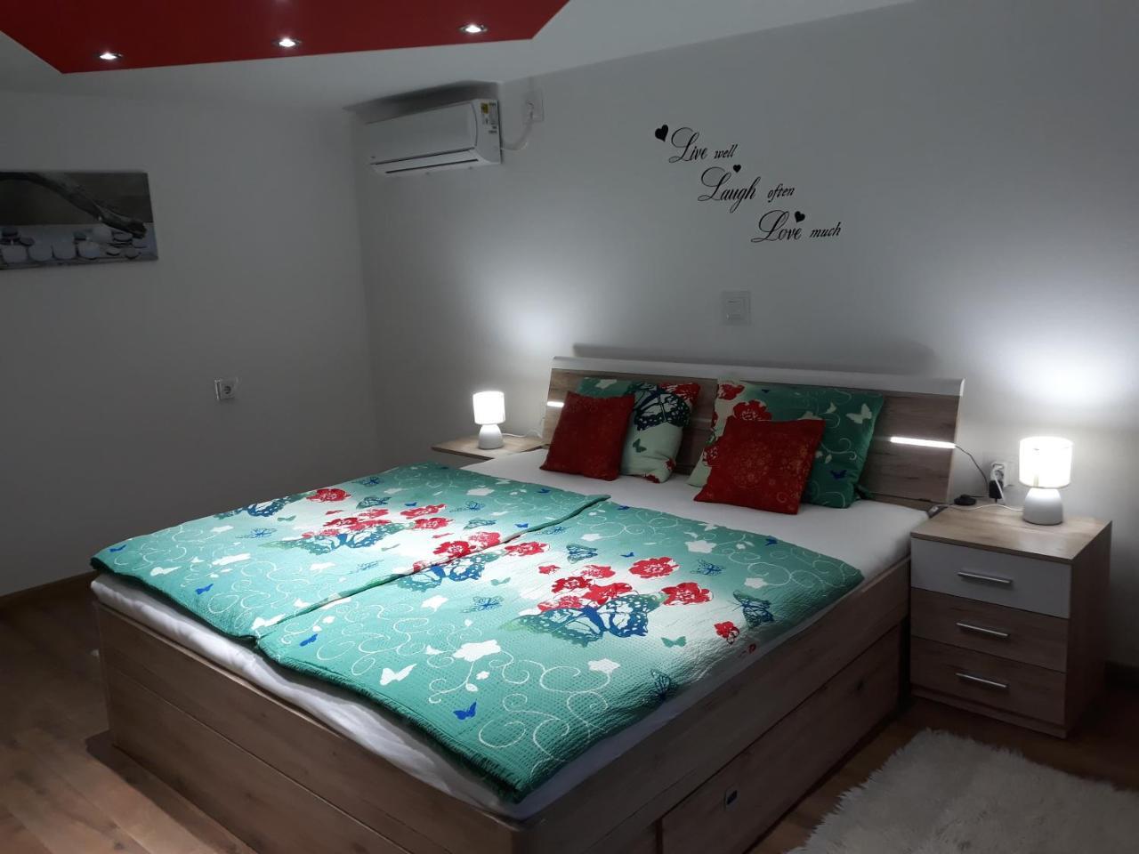 Apartmani Anna Светий Мартин-на-Мурі Екстер'єр фото